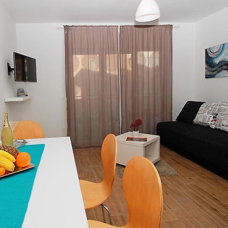 Apartments Obitelj Vuletic Макарська Екстер'єр фото