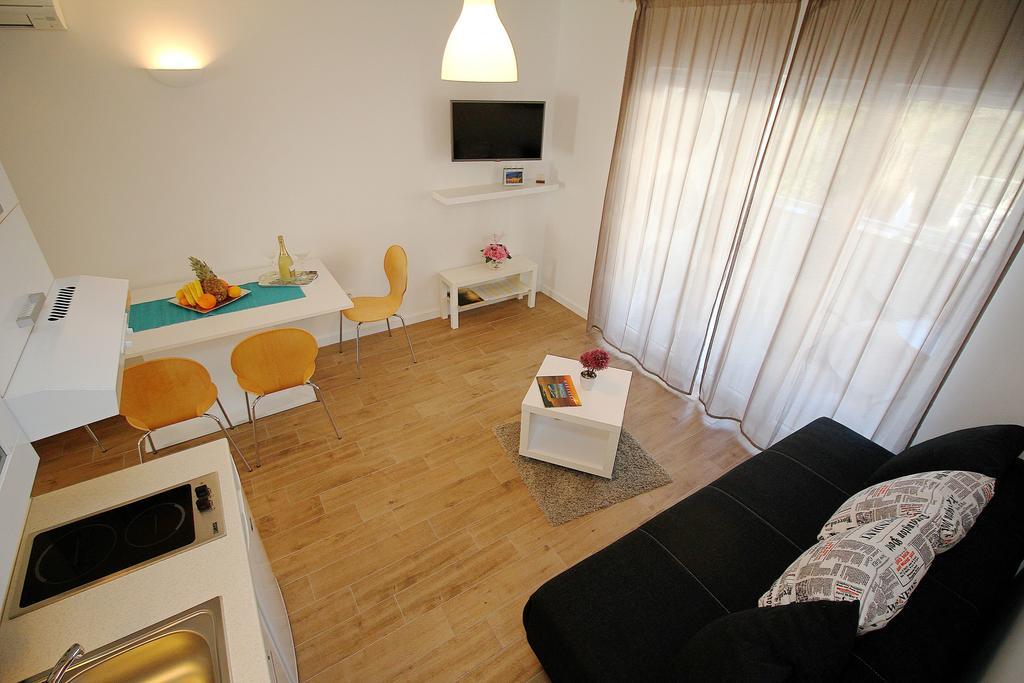 Apartments Obitelj Vuletic Макарська Номер фото