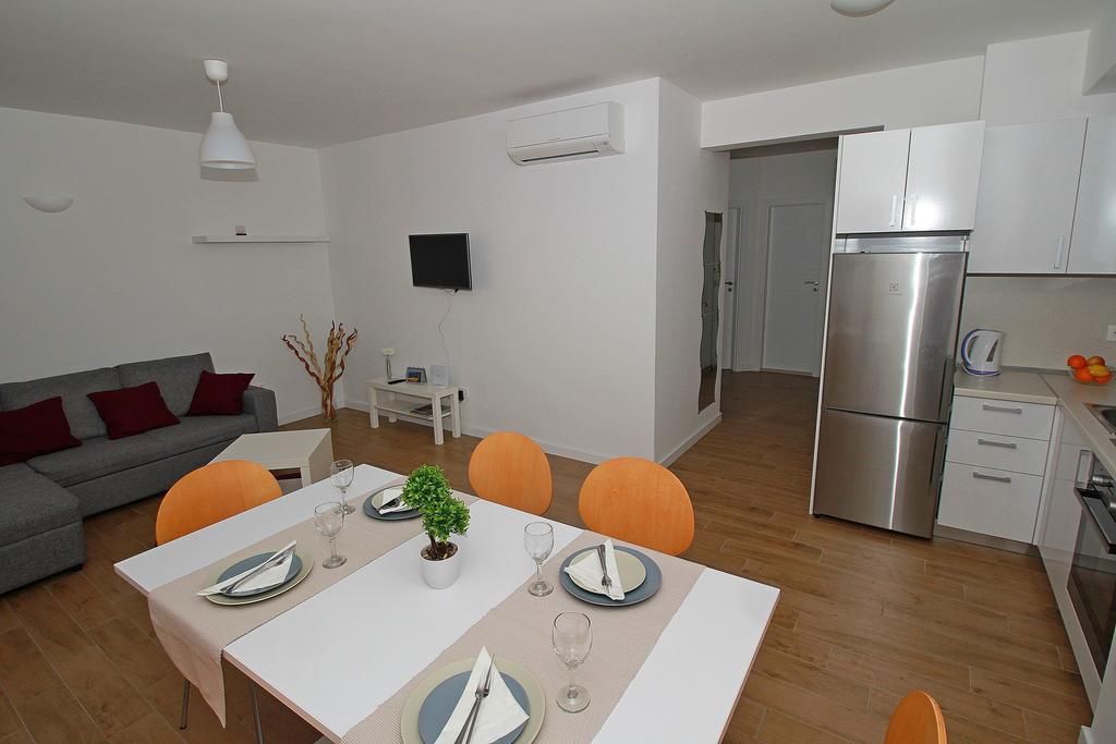 Apartments Obitelj Vuletic Макарська Номер фото