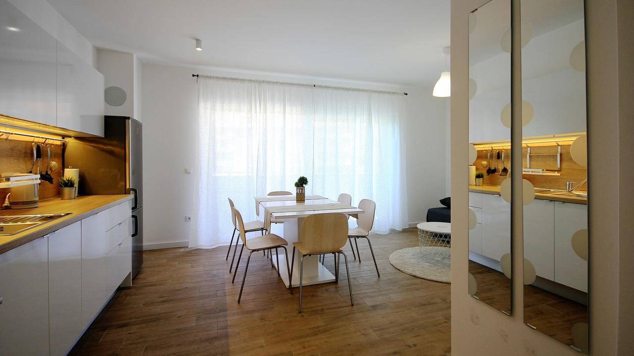 Apartments Obitelj Vuletic Макарська Екстер'єр фото