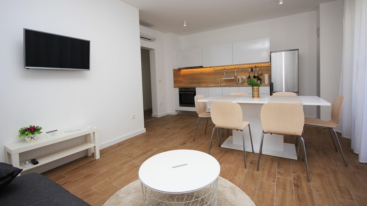 Apartments Obitelj Vuletic Макарська Екстер'єр фото