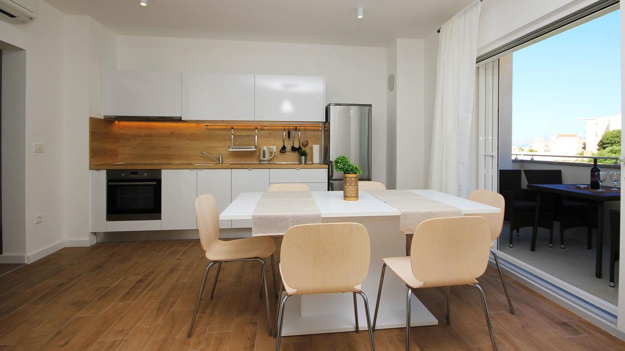 Apartments Obitelj Vuletic Макарська Екстер'єр фото